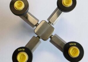 Bloc to calibrate 4 pressure gauges