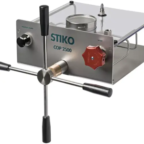 Comparison test pumps